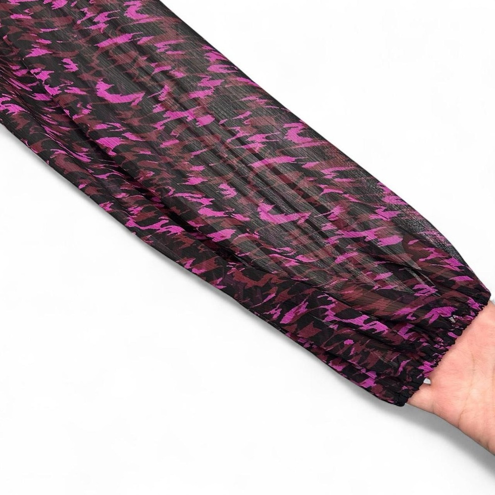 Express Women's Top with Black and Pink Pattern - Picture 2 of 8